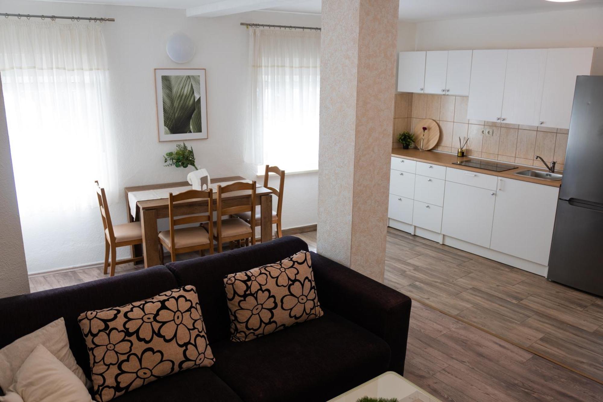 Apartments&rooms Toni 3* Split
